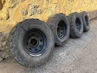 4 Llantas 15” Chapa Negra con Cubiertas Usadas
