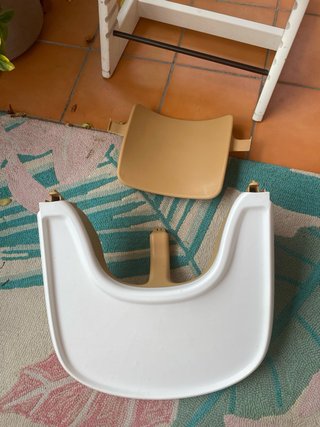 Trona Stokke con accesorios para bebe