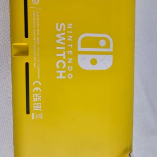 Nintendo Switch Lite Gialla