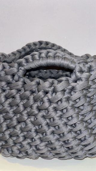 Handbag grigia fatta a mano