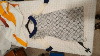 Vestido de señora blanco y azul