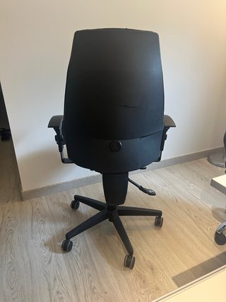 Silla de oficina y escritorio