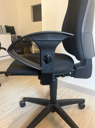 Silla de oficina y escritorio