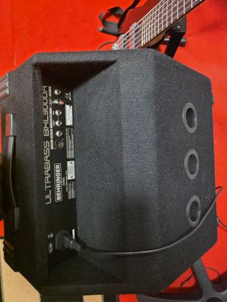 Amplificador Bajo Behringer BHL3000A