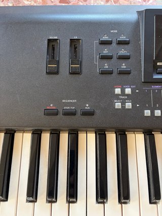 Sintetizador Yamaha W7