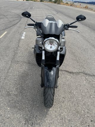 Moto Naked Negra