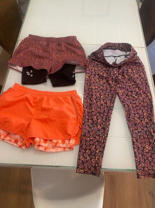 Conjunto fitness: leggings y 2 shorts con mallas