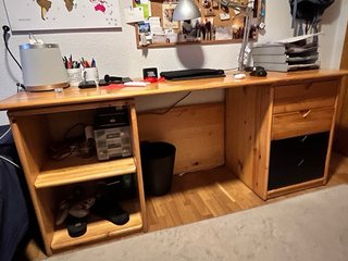 Mueble de pino para habitación juvenil