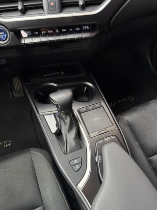 LEXUS UX 250H PREMIUM 2WD HIBRIDO " IVA DEDUCIBLE
