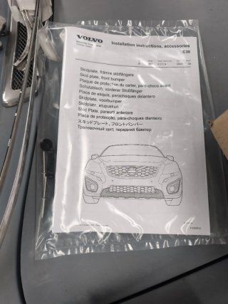 Placa de esquís parachoques delantero Volvo C30