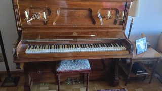 Piano Vertical Antiguo (más de 100 años)