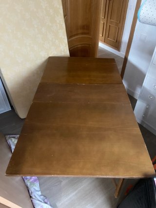 Mesa extensible de madera para restaurar