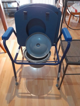 Silla persona mayor para aseo nueva 20 euros