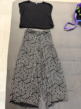 Conjunto cómodo top y pantalón estampado S/M goma