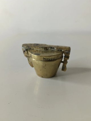Ponderal de pesas antiguo