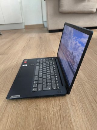 Lenovo IdeaPad 3 14" Ryzen 3 · 8GB RAM · SSD 512GB