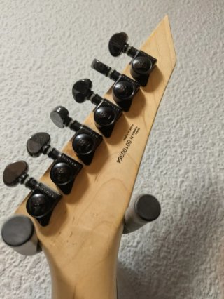 Washburn Rogue Star 980 - EMG 81/85