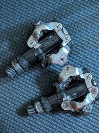 Pedales Shimano PD-M520