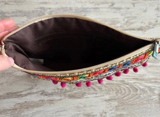 Bolso de mano étnico con correa