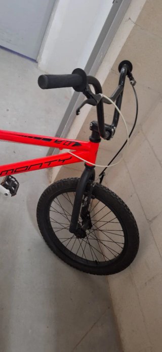 Bicicleta BMX Monty Roja