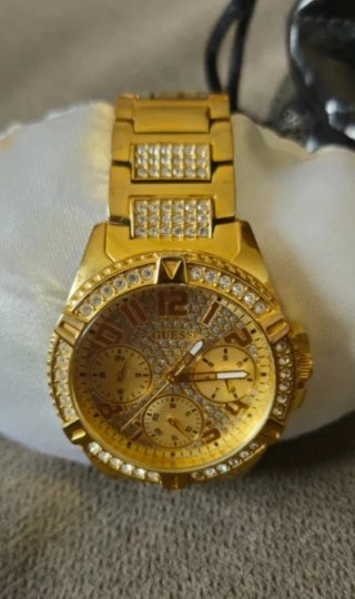 Reloj Guess Dorado