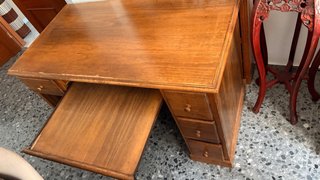 Escritorio de madera maciza
