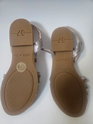 Sandalias Unisa Beige y Doradas