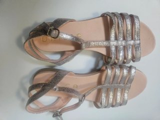 Sandalias Unisa Beige y Doradas