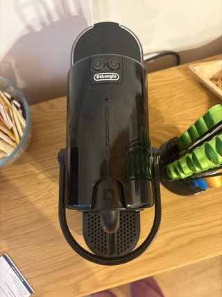 Cafetera Nespresso Negra