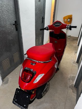 Vespa Primavera 125cc Roja