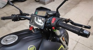 Keeway RKF 125 Naked Negra y Amarilla