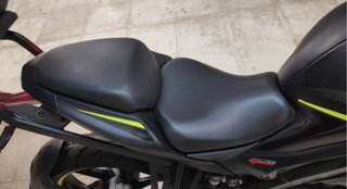 Keeway RKF 125 Naked Negra y Amarilla