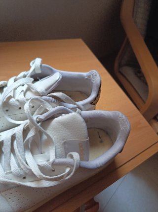 Adidas Bambas Blancas con Detalles Animal Print