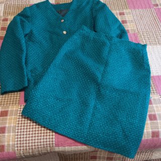 Traje chaqueta y falda talla 44. Como nuevo