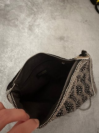 Bolso de mano de terciopelo negro y abalorios