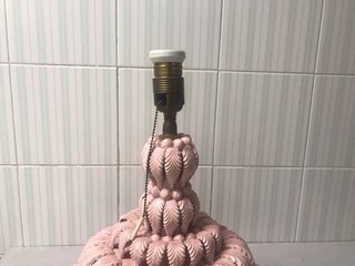 Pie de lámpara vintage Manises rosa