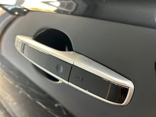 Jaguar XF 2.0D I4 150kW MHEV RWD R-Dynamic S Auto