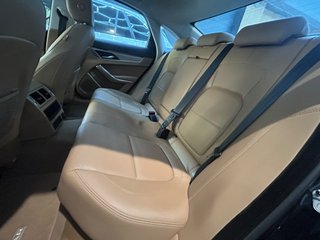 Jaguar XF 2.0D I4 150kW MHEV RWD R-Dynamic S Auto