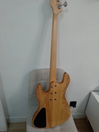 Bajo Eléctrico 4 Cuerdas Madera Natural