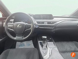 Lexus UX 2.0 250h Business 4WD