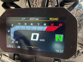 BMW F 900 GS Adventure Negra
