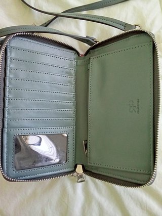 Cartera y funda móvil Parfois floral