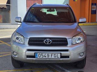 Toyota RAV4 2.0i VVT-i