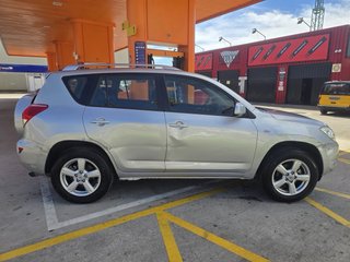Toyota RAV4 2.0i VVT-i