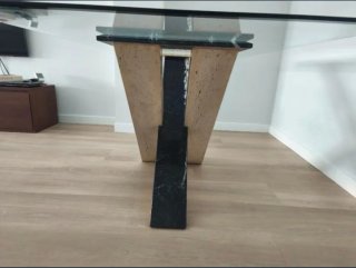 Mesa de comedor de cristal y mármol