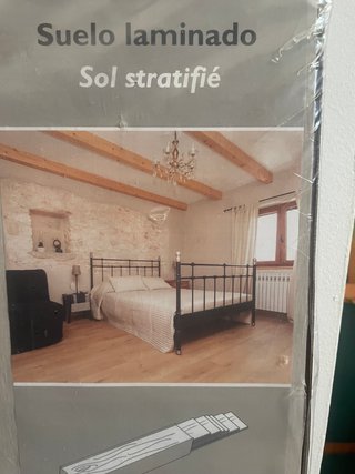 Suelo laminado 1331x194x7mm AC5