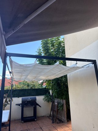 Pérgola El Corte Inglés Negra y Blanca