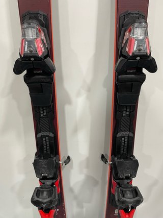 Sci Atomic Redster Ti 147 cm