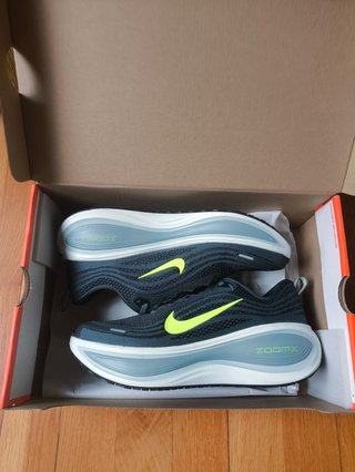 Zapatillas Nike Vomero Plus | Talla 42 (NUEVAS)