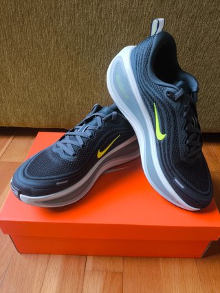 Zapatillas Nike Vomero Plus | Talla 42 (NUEVAS)